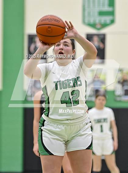 Thumbnail 1 in Shelbyville @ Yorktown  photogallery.