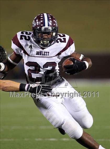 Thumbnail 2 in Rowlett vs. Dallas Jesuit (5A Region 2 Bi-District Playoffs) photogallery.