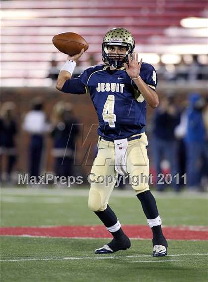 Thumbnail 1 in Rowlett vs. Dallas Jesuit (5A Region 2 Bi-District Playoffs) photogallery.