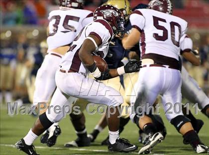 Thumbnail 2 in Rowlett vs. Dallas Jesuit (5A Region 2 Bi-District Playoffs) photogallery.