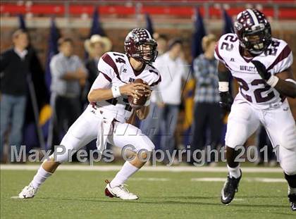 Thumbnail 1 in Rowlett vs. Dallas Jesuit (5A Region 2 Bi-District Playoffs) photogallery.