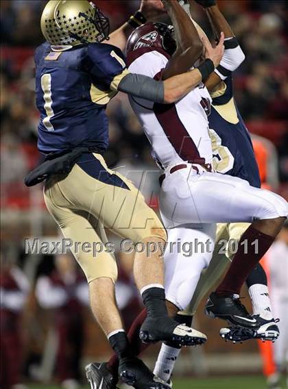 Thumbnail 2 in Rowlett vs. Dallas Jesuit (5A Region 2 Bi-District Playoffs) photogallery.