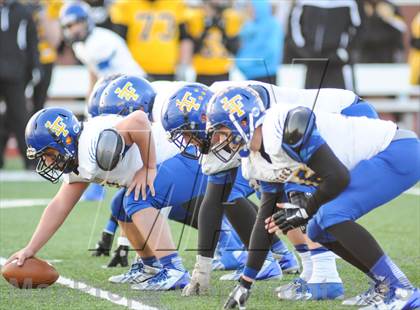 Thumbnail 3 in Leonard vs Cisco (UIL 2A Semifinals) photogallery.