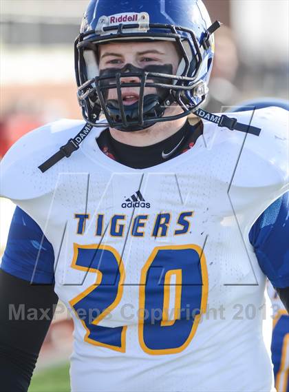 Thumbnail 3 in Leonard vs Cisco (UIL 2A Semifinals) photogallery.