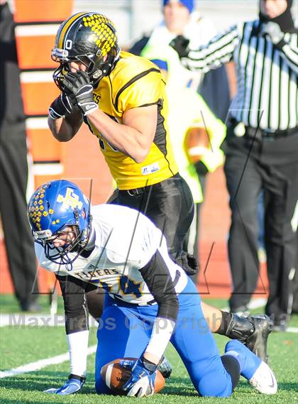 Thumbnail 1 in Leonard vs Cisco (UIL 2A Semifinals) photogallery.
