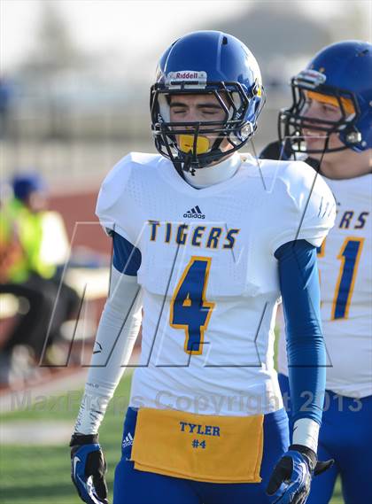 Thumbnail 3 in Leonard vs Cisco (UIL 2A Semifinals) photogallery.