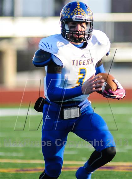 Thumbnail 1 in Leonard vs Cisco (UIL 2A Semifinals) photogallery.