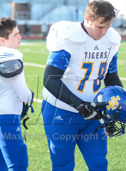 Thumbnail 2 in Leonard vs Cisco (UIL 2A Semifinals) photogallery.