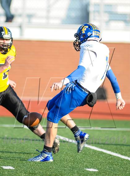 Thumbnail 2 in Leonard vs Cisco (UIL 2A Semifinals) photogallery.