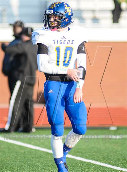 Thumbnail 3 in Leonard vs Cisco (UIL 2A Semifinals) photogallery.