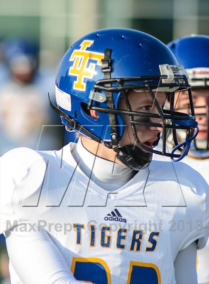Thumbnail 2 in Leonard vs Cisco (UIL 2A Semifinals) photogallery.