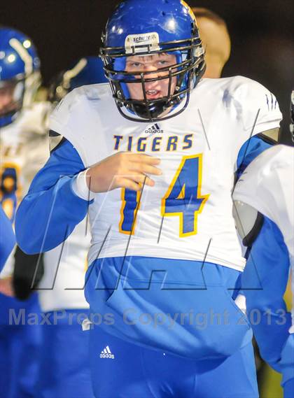 Thumbnail 2 in Leonard vs Cisco (UIL 2A Semifinals) photogallery.