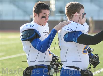 Thumbnail 3 in Leonard vs Cisco (UIL 2A Semifinals) photogallery.