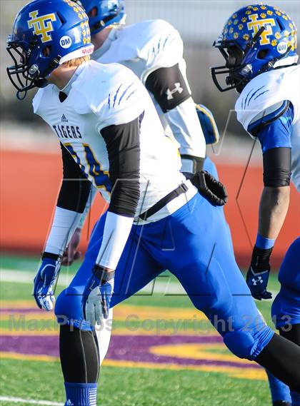 Thumbnail 2 in Leonard vs Cisco (UIL 2A Semifinals) photogallery.
