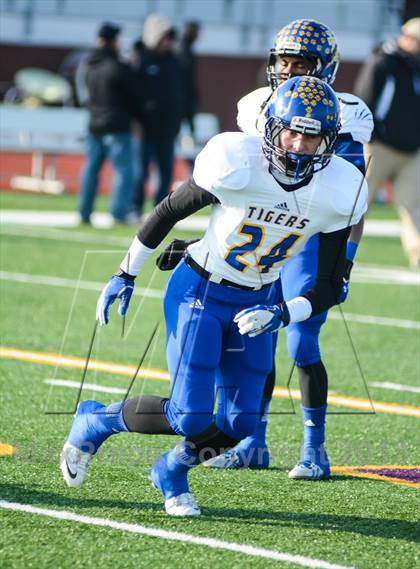 Thumbnail 1 in Leonard vs Cisco (UIL 2A Semifinals) photogallery.