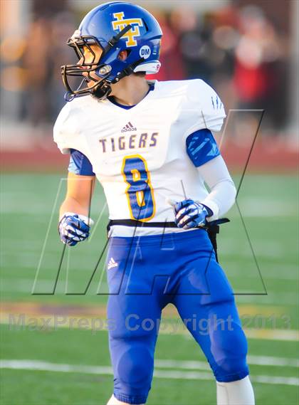 Thumbnail 2 in Leonard vs Cisco (UIL 2A Semifinals) photogallery.