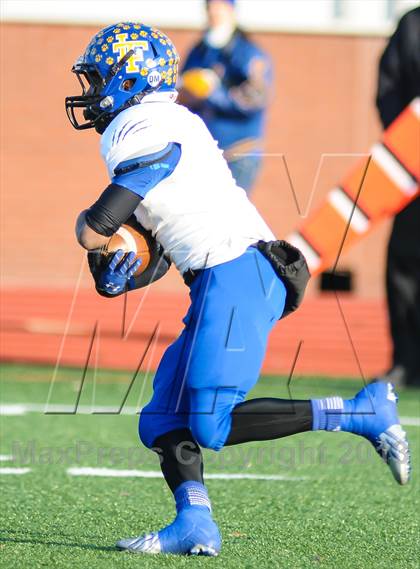 Thumbnail 2 in Leonard vs Cisco (UIL 2A Semifinals) photogallery.