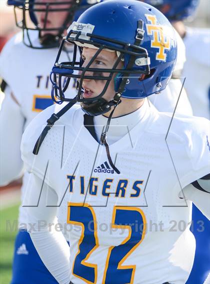 Thumbnail 2 in Leonard vs Cisco (UIL 2A Semifinals) photogallery.