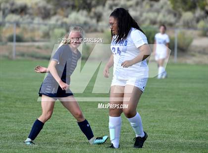 Thumbnail 2 in Bloomfield vs Piedra Vista (Aztec Tiger Shootout) photogallery.