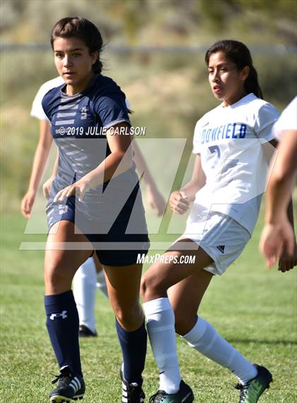 Thumbnail 2 in Bloomfield vs Piedra Vista (Aztec Tiger Shootout) photogallery.
