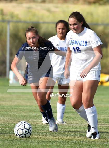 Thumbnail 2 in Bloomfield vs Piedra Vista (Aztec Tiger Shootout) photogallery.