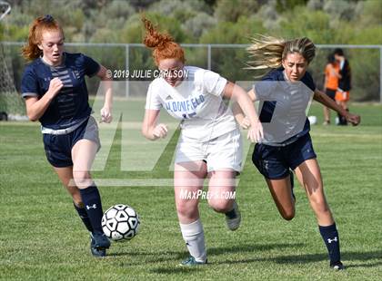 Thumbnail 3 in Bloomfield vs Piedra Vista (Aztec Tiger Shootout) photogallery.