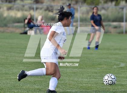 Thumbnail 2 in Bloomfield vs Piedra Vista (Aztec Tiger Shootout) photogallery.