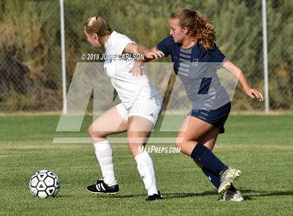 Thumbnail 2 in Bloomfield vs Piedra Vista (Aztec Tiger Shootout) photogallery.