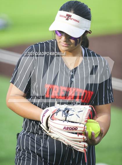 Thumbnail 2 in Celeste vs. Trenton (UIL 2A Softball Bi-District Playoffs) photogallery.