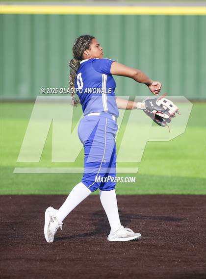 Thumbnail 1 in Celeste vs. Trenton (UIL 2A Softball Bi-District Playoffs) photogallery.
