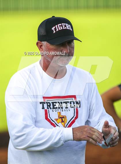 Thumbnail 2 in Celeste vs. Trenton (UIL 2A Softball Bi-District Playoffs) photogallery.