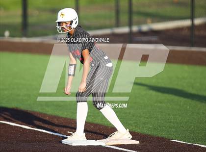 Thumbnail 3 in Celeste vs. Trenton (UIL 2A Softball Bi-District Playoffs) photogallery.