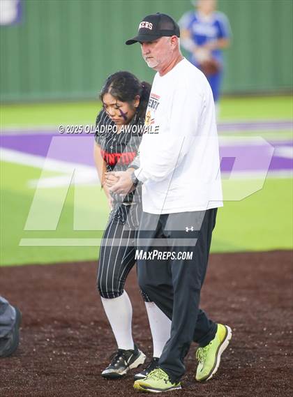 Thumbnail 2 in Celeste vs. Trenton (UIL 2A Softball Bi-District Playoffs) photogallery.
