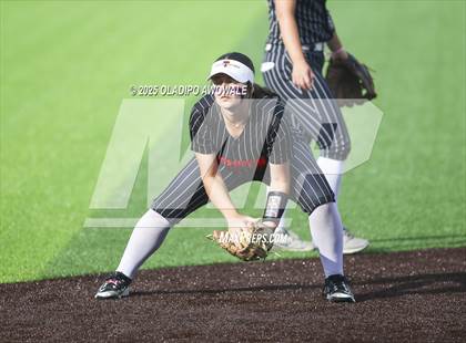 Thumbnail 2 in Celeste vs. Trenton (UIL 2A Softball Bi-District Playoffs) photogallery.