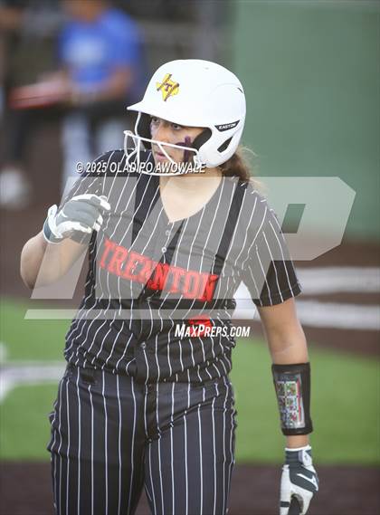Thumbnail 3 in Celeste vs. Trenton (UIL 2A Softball Bi-District Playoffs) photogallery.