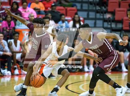 Thumbnail 2 in Belleville West vs. Edwardsville photogallery.