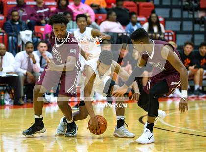Thumbnail 3 in Belleville West vs. Edwardsville photogallery.