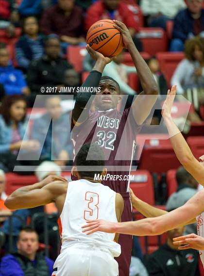 Thumbnail 1 in Belleville West vs. Edwardsville photogallery.