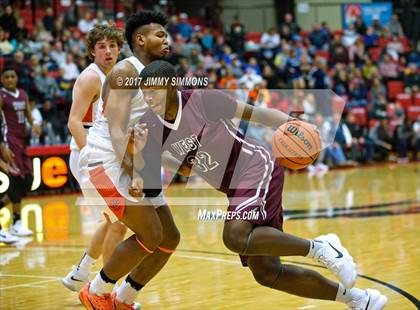 Thumbnail 3 in Belleville West vs. Edwardsville photogallery.