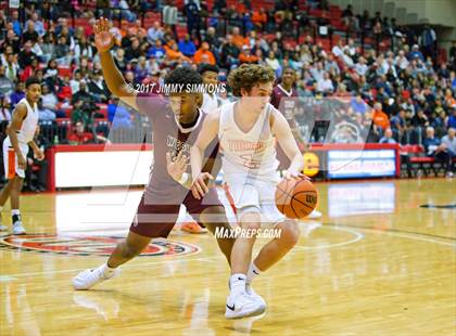 Thumbnail 2 in Belleville West vs. Edwardsville photogallery.