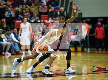 Thumbnail 2 in Belleville West vs. Edwardsville photogallery.