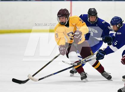 Thumbnail 3 in Darien vs. St. Joseph (Milford Holiday Jamboree) photogallery.