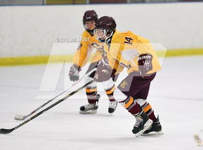 Thumbnail 2 in Darien vs. St. Joseph (Milford Holiday Jamboree) photogallery.