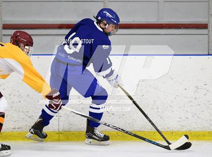 Thumbnail 3 in Darien vs. St. Joseph (Milford Holiday Jamboree) photogallery.