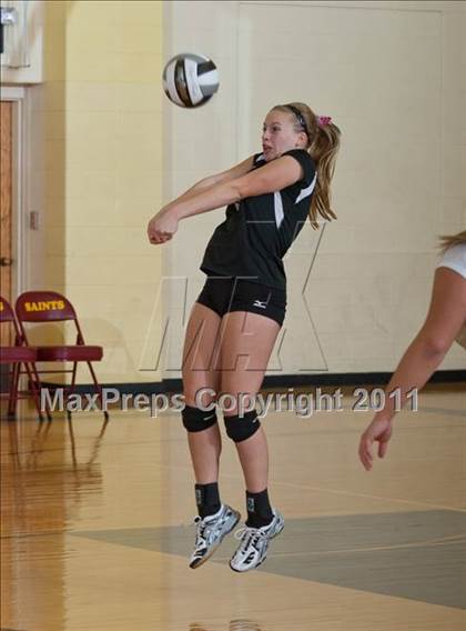 Thumbnail 3 in Morristown vs Baptist Academy (IHSAA Volleyball Sectionals) photogallery.
