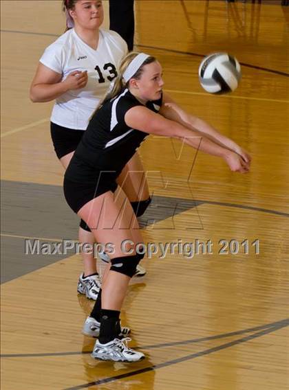 Thumbnail 1 in Morristown vs Baptist Academy (IHSAA Volleyball Sectionals) photogallery.