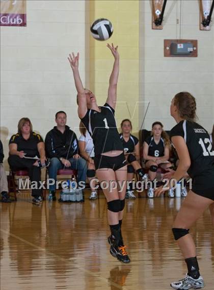 Thumbnail 1 in Morristown vs Baptist Academy (IHSAA Volleyball Sectionals) photogallery.