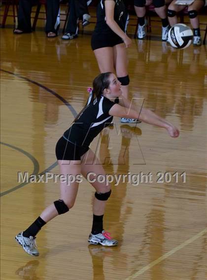 Thumbnail 2 in Morristown vs Baptist Academy (IHSAA Volleyball Sectionals) photogallery.