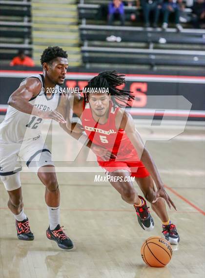 Thumbnail 2 in Sierra Canyon vs Centennial (Beverly Hills Tournament Semi-Final) photogallery.