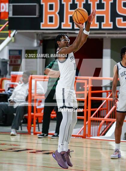 Thumbnail 1 in Sierra Canyon vs Centennial (Beverly Hills Tournament Semi-Final) photogallery.